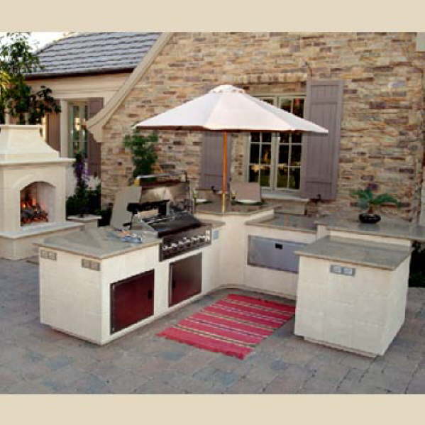 https://outdoorcontracting.com/wp-content/uploads/2016/11/An-outdoor-kitchen-is-a-great-way-to-entertain-guests.jpg