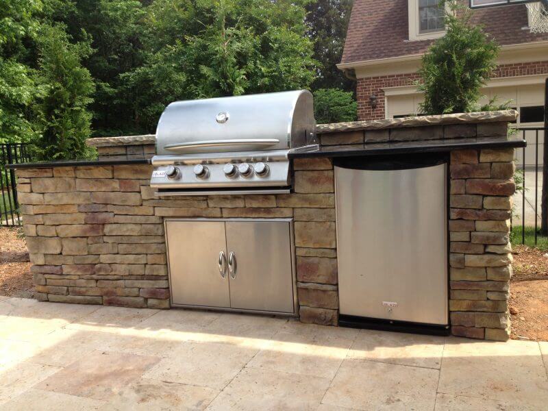 Custom Outdoor Kitchen Installation | Luxury Backyard Cooking and Entertainment Space Design